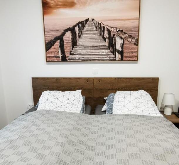 تختخواب و صبحانه Hostel Postaja