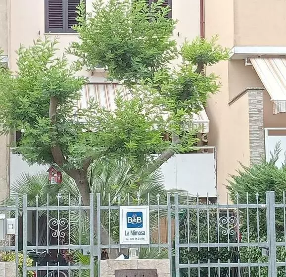 ベッドアンドブレックファースト La Mimosa