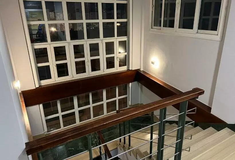 ホテル Alojamientos Cervantes