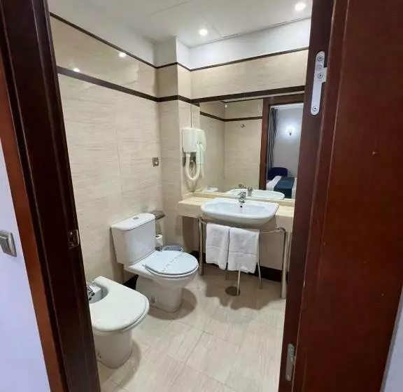 ホテル Alojamientos Cervantes