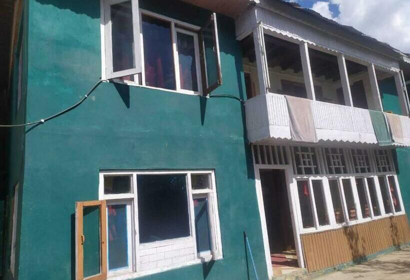 호텔 Oyo 87865 Alaska Guest House New Town Chandanwari Road