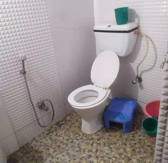 ホテル Oyo 87865 Alaska Guest House New Town Chandanwari Road