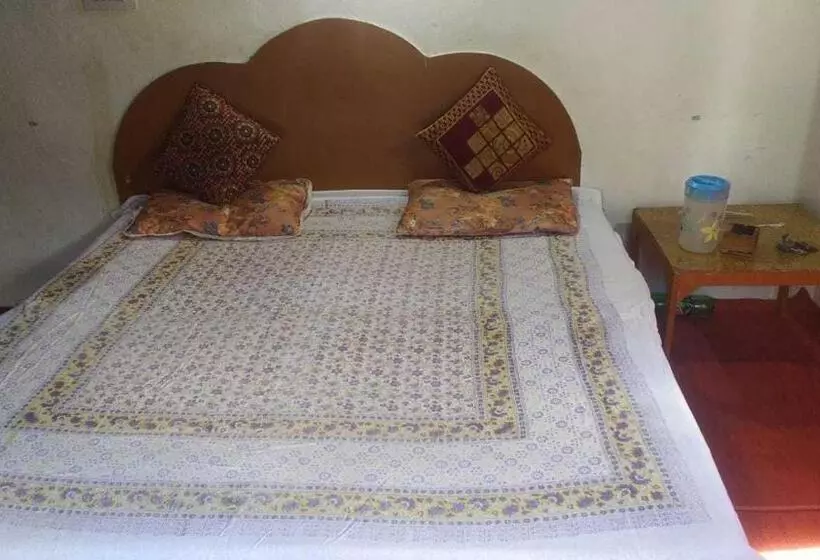 ホテル Oyo 87865 Alaska Guest House New Town Chandanwari Road