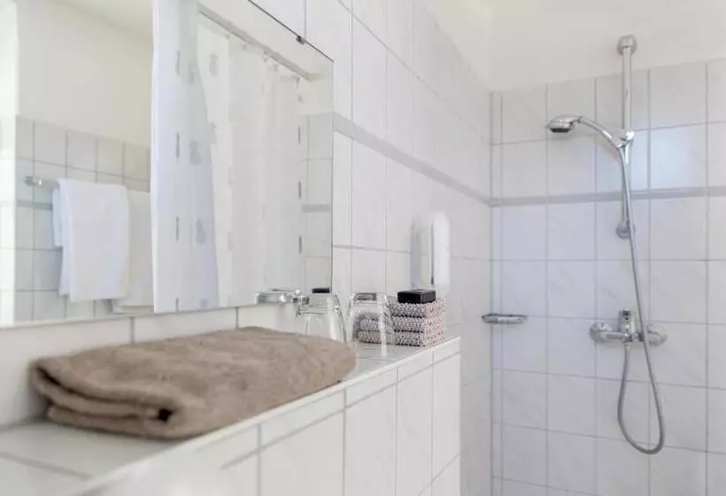 Aamiaismajoitus (B&B) Gasthaus Adler Ettenheim  Mit Self Check In   Key Boxes