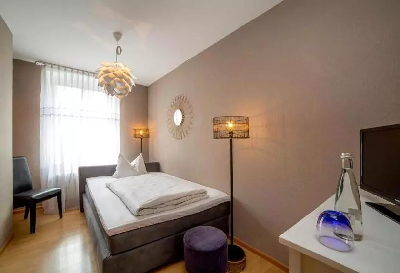 Aamiaismajoitus (B&B) Gasthaus Adler Ettenheim  Mit Self Check In   Key Boxes