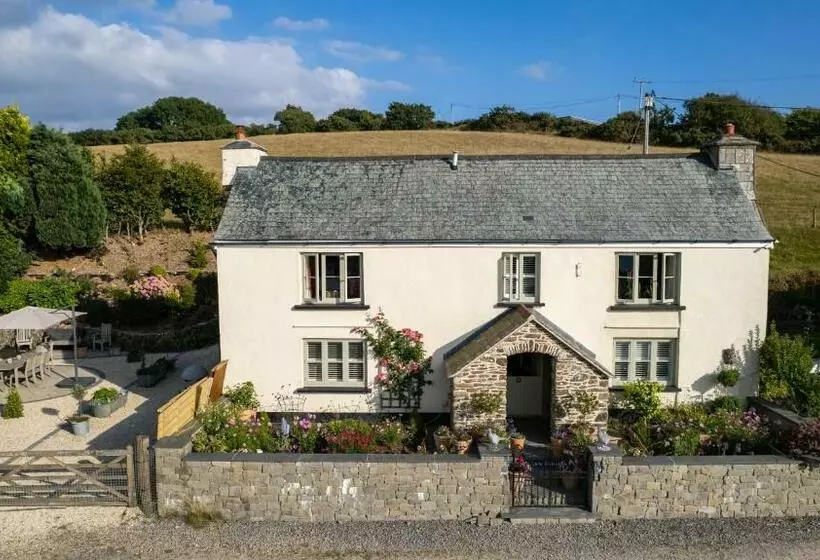West Lyn Farm B&b And Shepherd Hut
