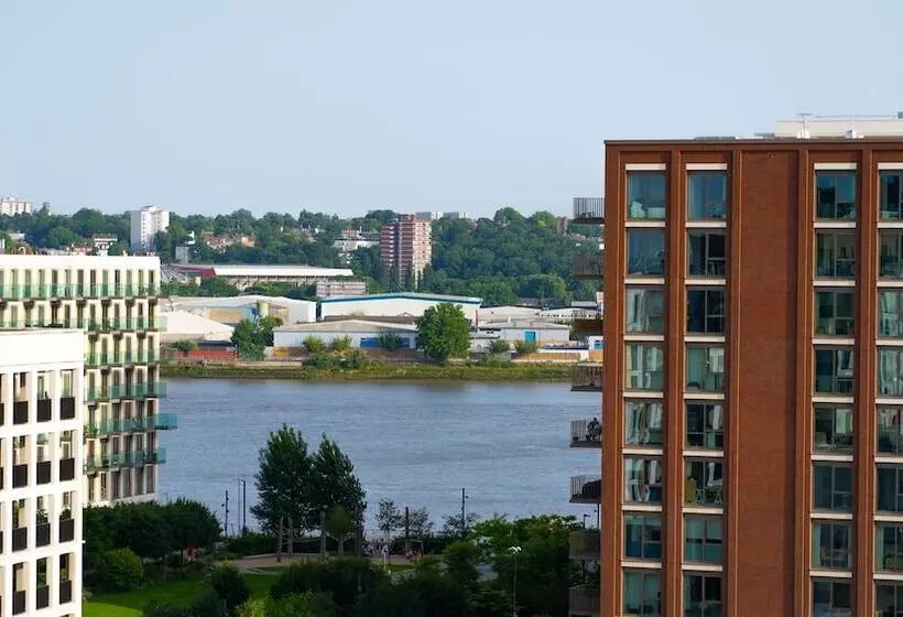 Royal Wharf   1 Bed   Balcony   River & City View