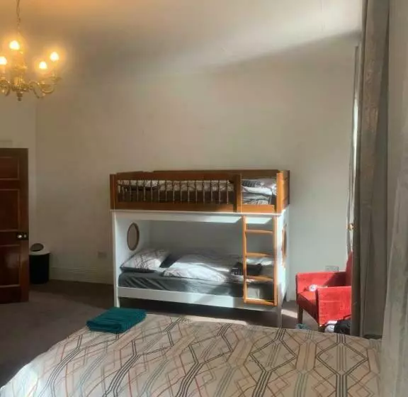 پانسیون The Tara Suite Private Room