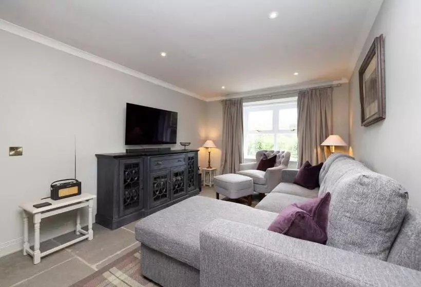 Joivy Exceptional Cottage With Parking