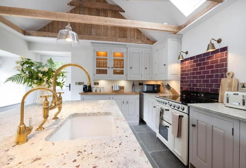 Joivy Exceptional Cottage With Parking