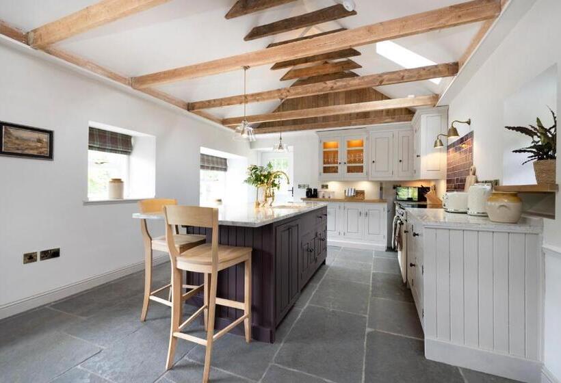 Joivy Exceptional Cottage With Parking