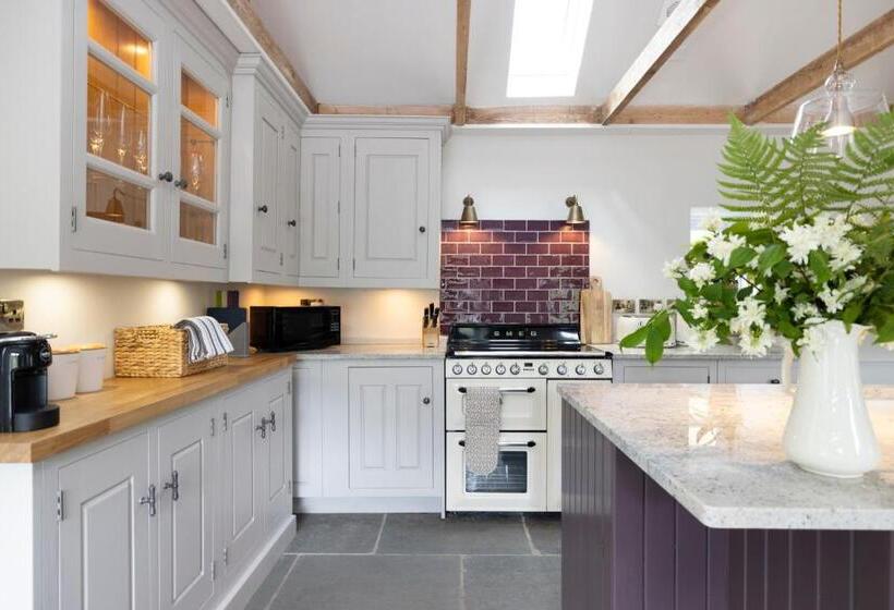 Joivy Exceptional Cottage With Parking