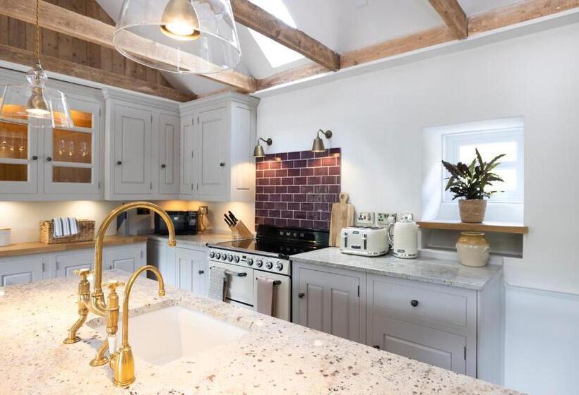 Joivy Exceptional Cottage With Parking