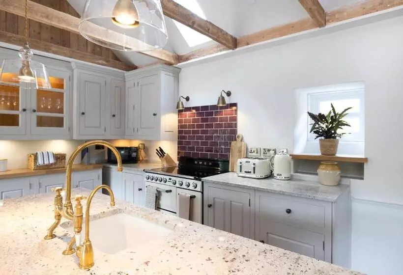 Joivy Exceptional Cottage With Parking