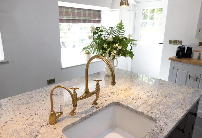 Joivy Exceptional Cottage With Parking