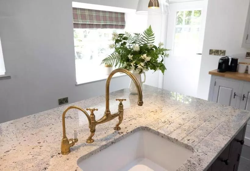 Joivy Exceptional Cottage With Parking