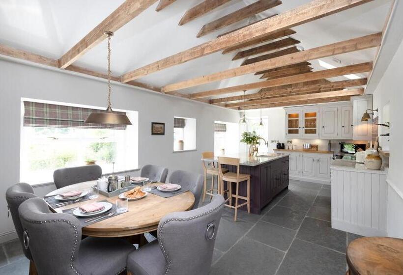 Joivy Exceptional Cottage With Parking