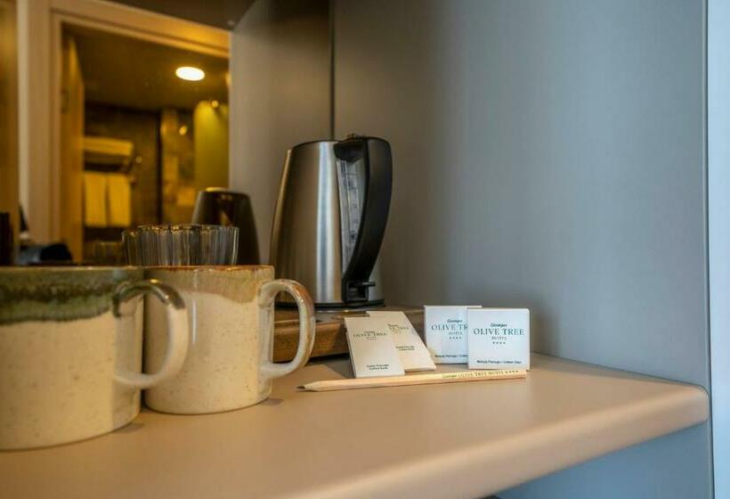 Hotel Oli̇ve Tree