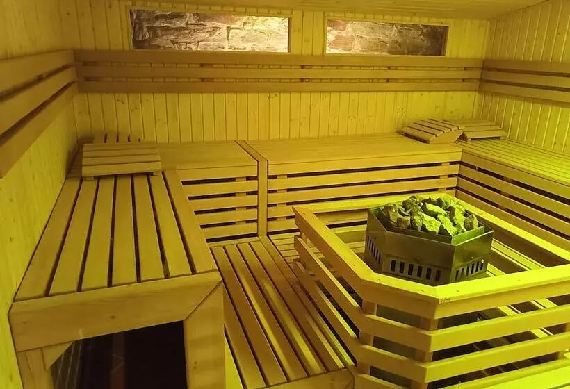 Hotelli Schloss Goldacker  Das Schloss Der Gesundheit