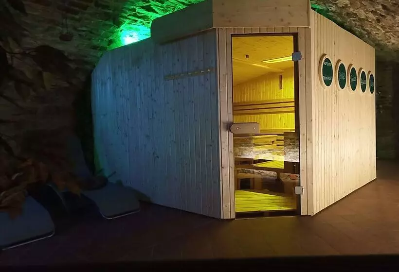 Hotelli Schloss Goldacker  Das Schloss Der Gesundheit