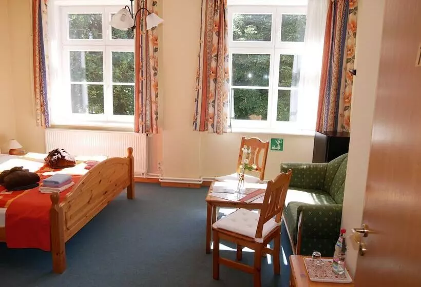 Hotelli Schloss Goldacker  Das Schloss Der Gesundheit