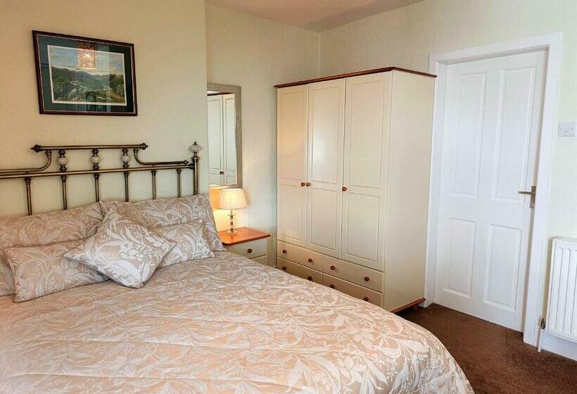 פנסיון Granby House