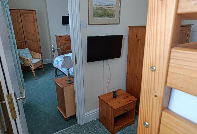 פנסיון Granby House