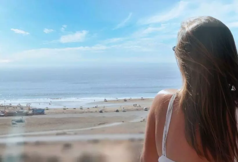 Aamiaismajoitus (B&B) Blue Wave Lodge