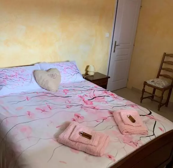 Aamiaismajoitus (B&B) Chadisietmaintenant