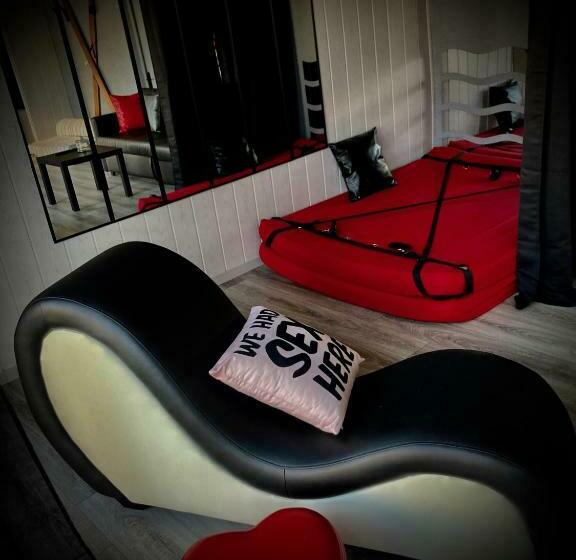 민박 Love Room Kama Room