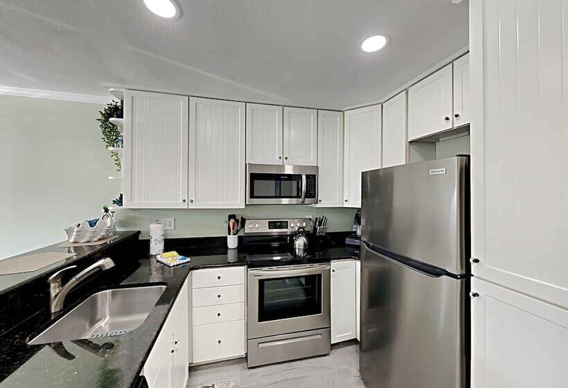 Canal Place Ii #105 Waters Cove