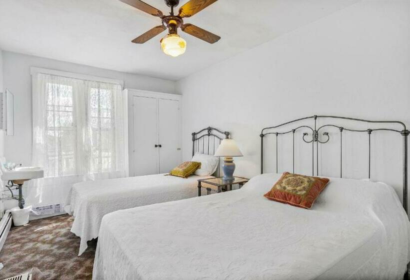 Отель Albatross