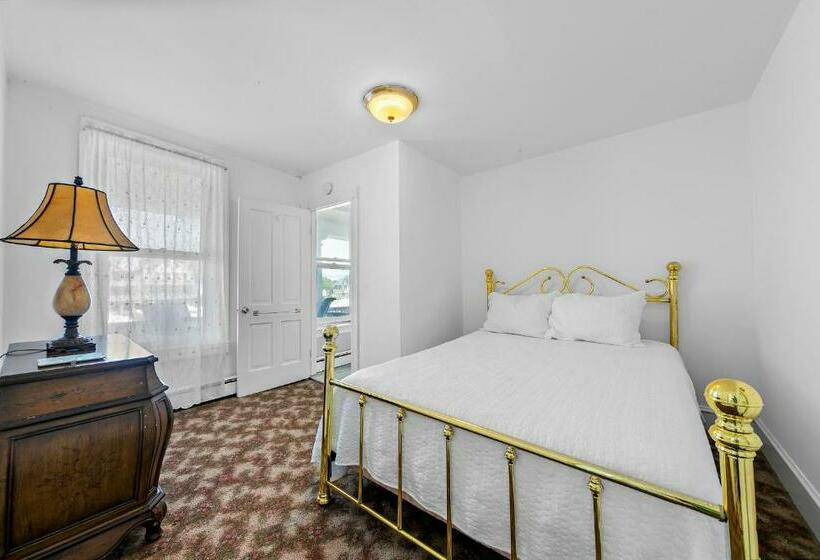 Отель Albatross