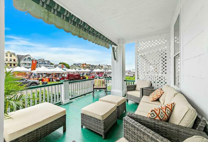 Отель Albatross