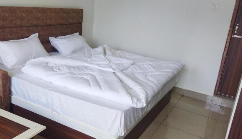 Отель Lake View Paradise