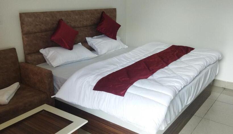 Отель Lake View Paradise