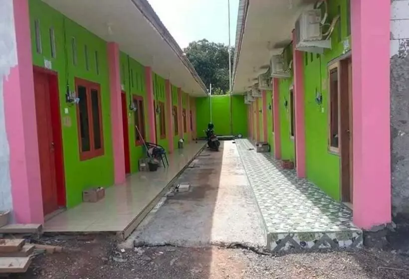 Hotelli Near Ramayana 3