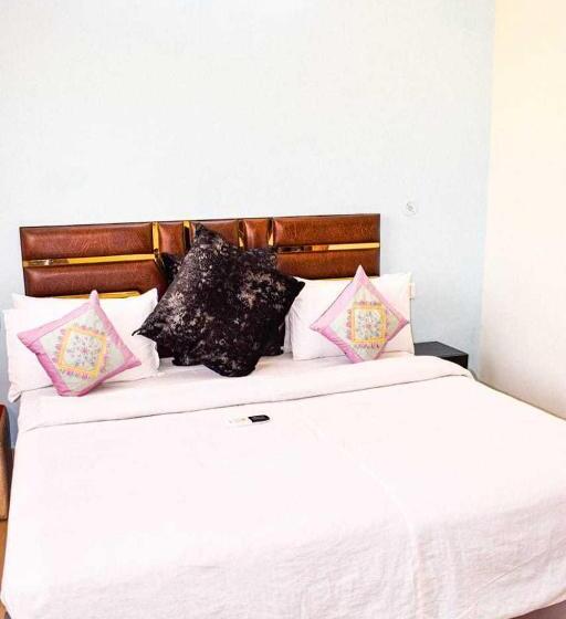 酒店 Oyo 90375 Riyasat Cottage