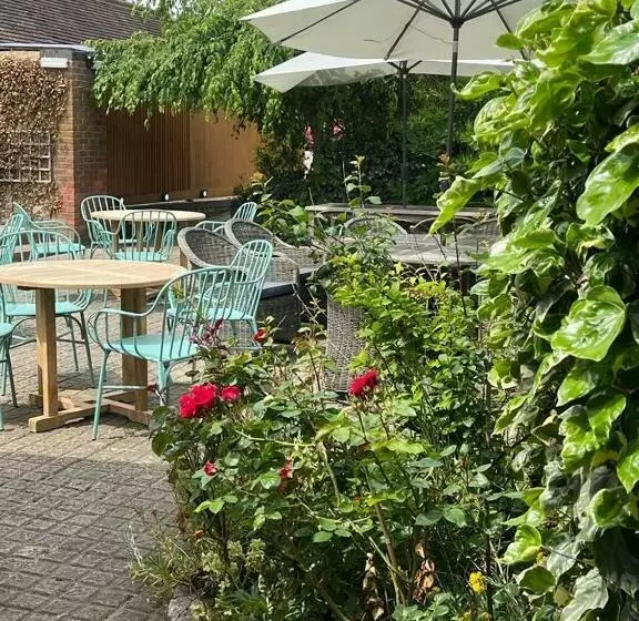 Hotelli The Coach And Horses