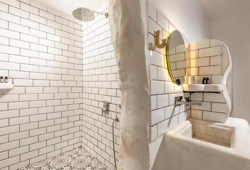 هتل Gran Via Alsancak