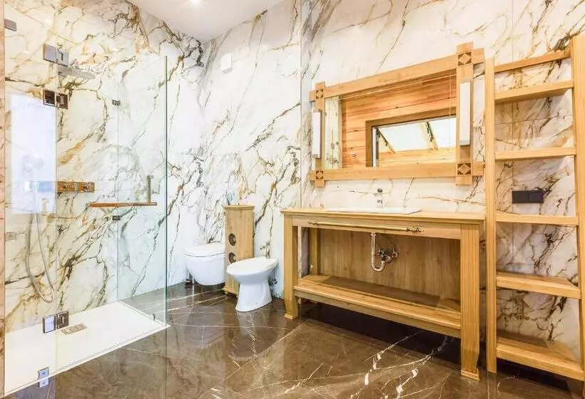 Hotelli Eco Village