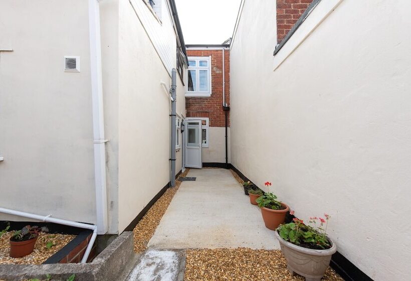 Modern Studio Apartments In Castle St