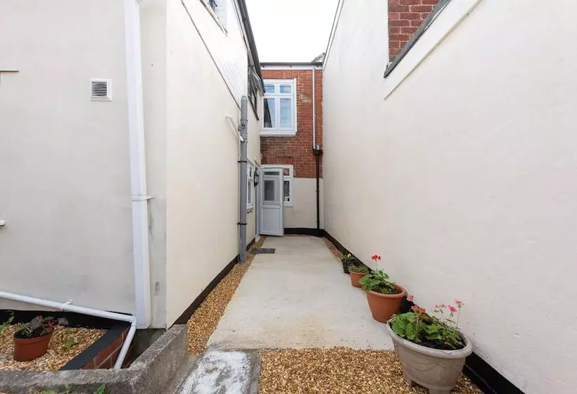 Modern Studio Apartments In Castle St