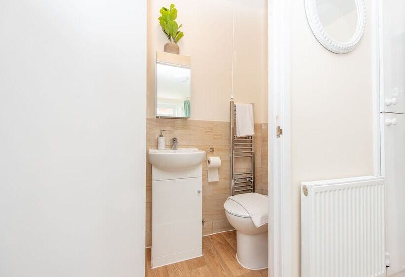 Modern Studio Apartments In Castle St