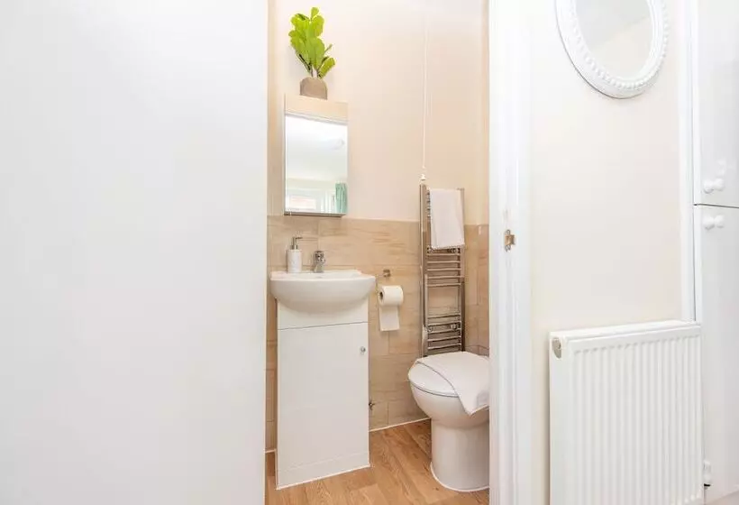 Modern Studio Apartments In Castle St