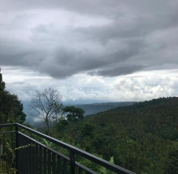 ベッドアンドブレックファースト D Rus Hill Munduk