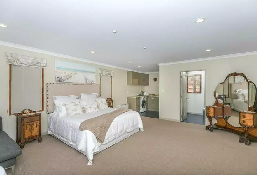 تختخواب و صبحانه Daffodil Guest Studio