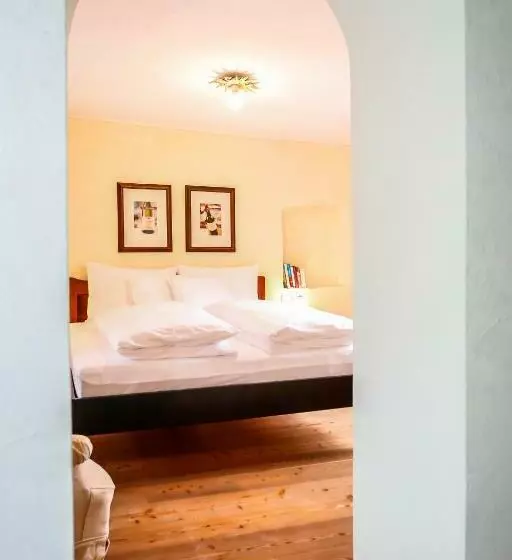 Hotelli Weinbergsuite Panholzer