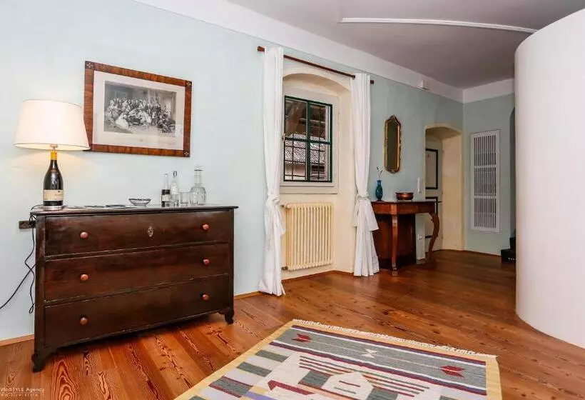 Hotelli Weinbergsuite Panholzer