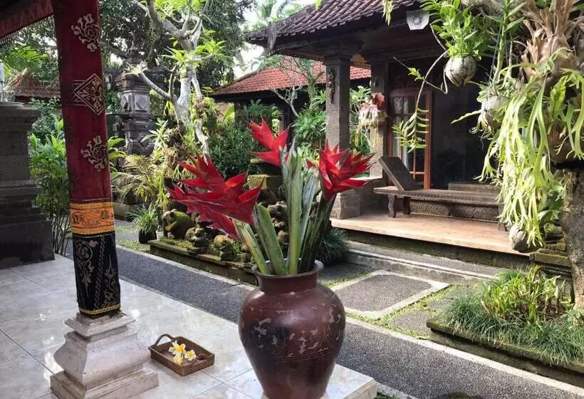 ペンション Arsa Wayan Guest House